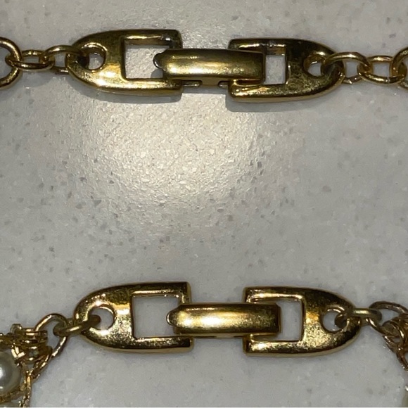 Napier Pearl Necklace & Bracelet Set - Picture 5 of 9